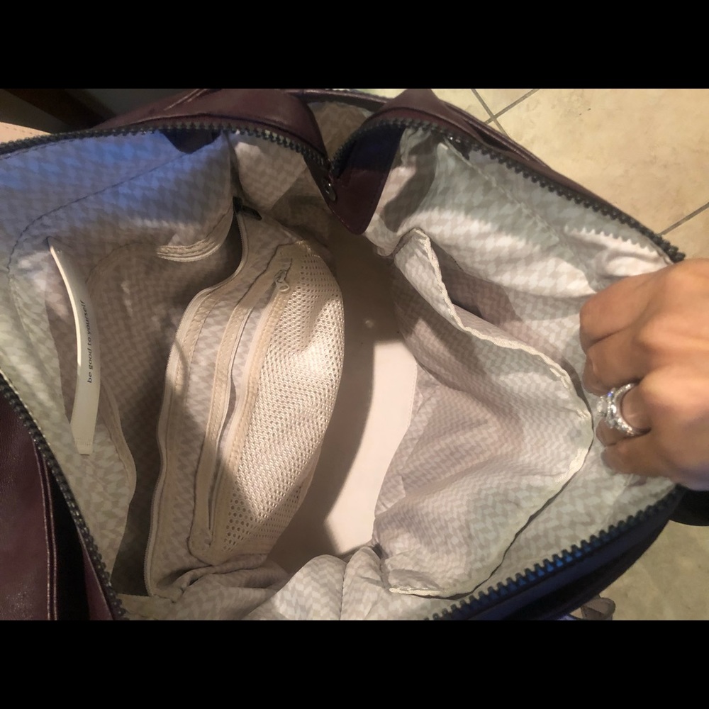 Lululemon gym bag.